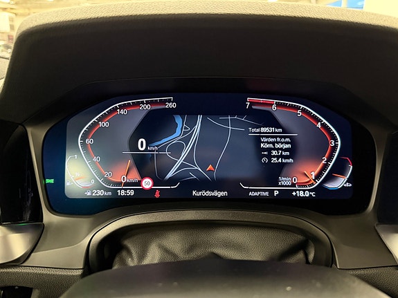 BMW 330i 17 of 26