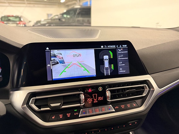 BMW 330i 19 of 26