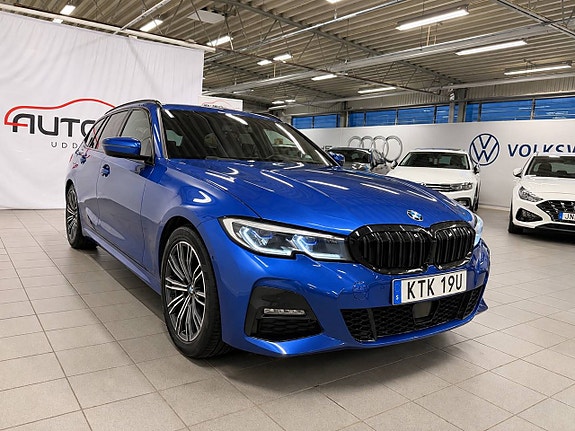 BMW 330i 11 of 26