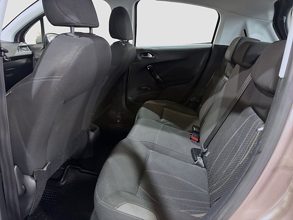 Peugeot 208 14 of 22