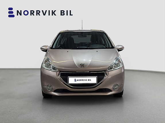Peugeot 208 2 of 22