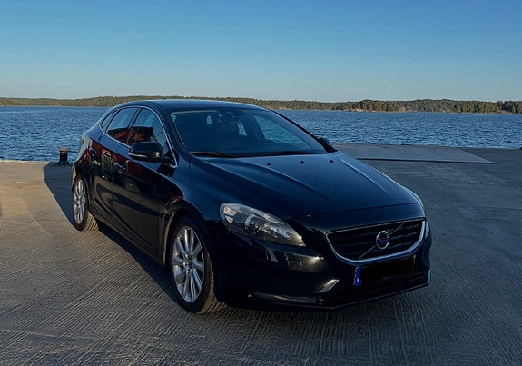Volvo V40 3 of 7