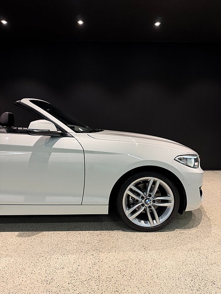 BMW 220i 7 of 19