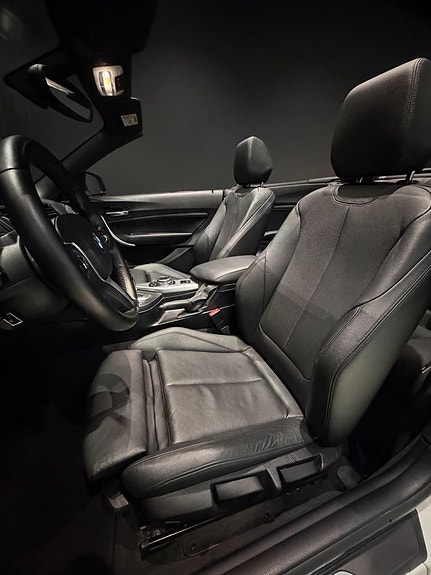 BMW 220i 14 of 19