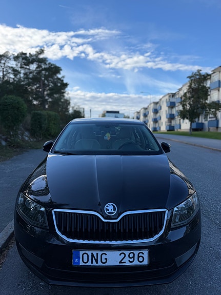 Skoda Octavia 2 of 10