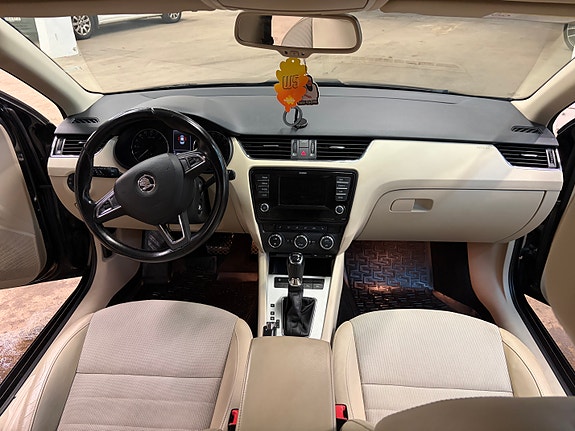 Skoda Octavia 4 of 10