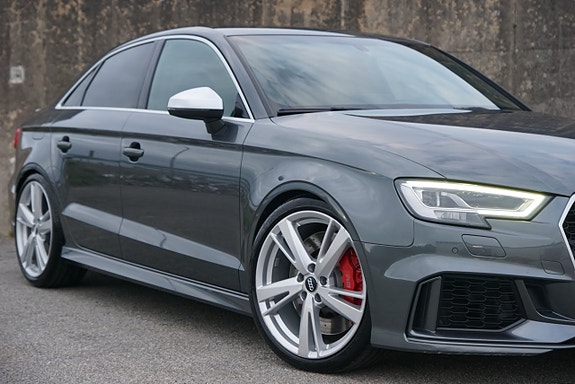 Audi RS3 2 of 24