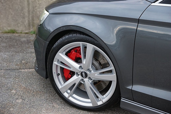 Audi RS3 8 of 24