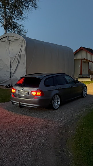 BMW 318d 2 of 8