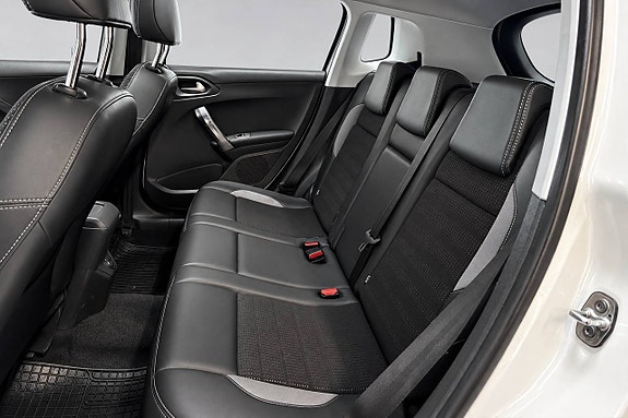 Peugeot 2008 9 of 16