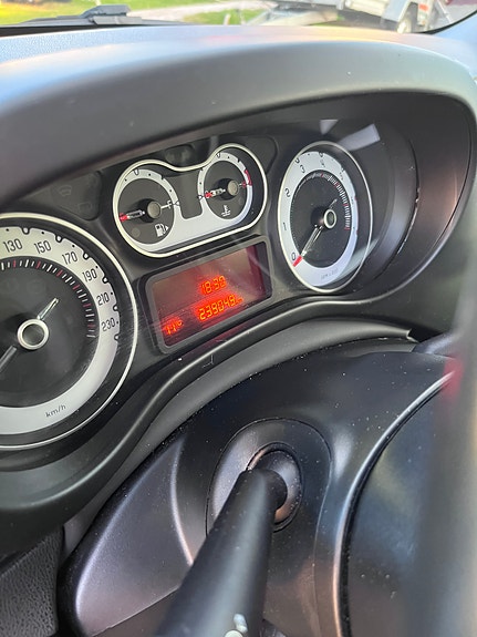 Fiat 500L 4 of 8