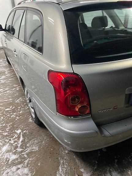 Toyota Avensis 11 of 11