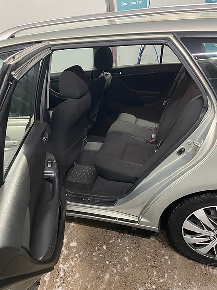 Toyota Avensis 4 of 11