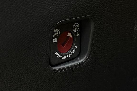 Peugeot 208 26 of 28