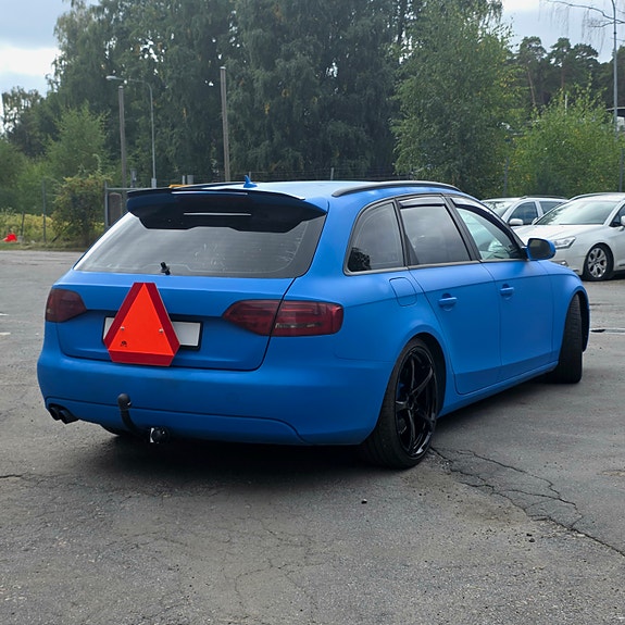 Audi A4 6 of 23