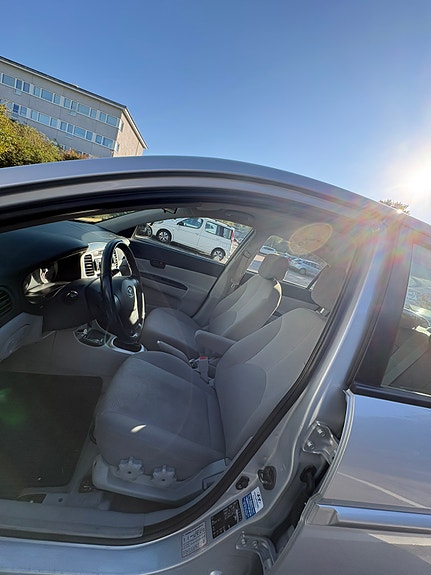 Hyundai Accent 9 of 15