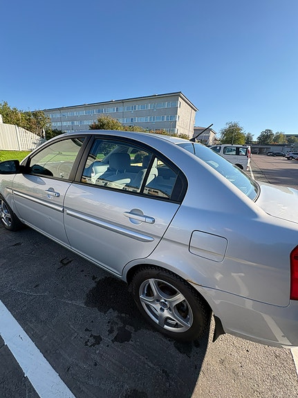 Hyundai Accent 6 of 15