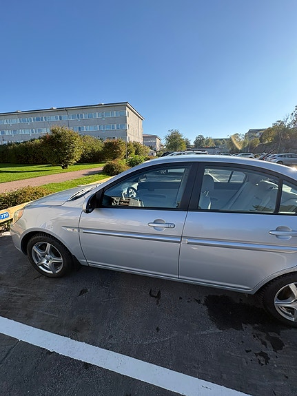Hyundai Accent 7 of 15