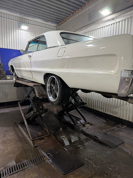 Chevrolet Impala 4 of 9