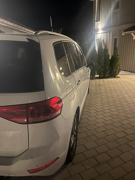 Volkswagen Touran 5 of 6