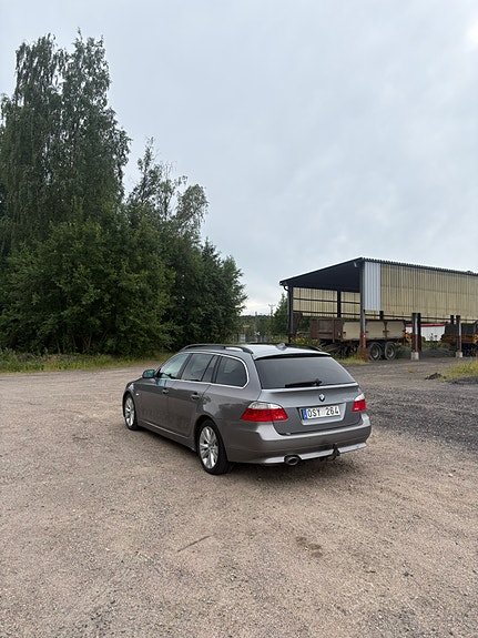 BMW 520d 4 of 5