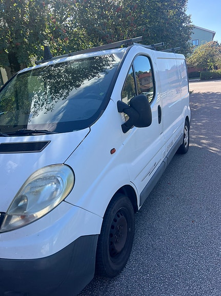 Opel Vivaro 2 of 5
