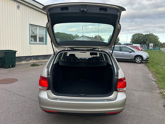 Volkswagen Golf V 9 of 9