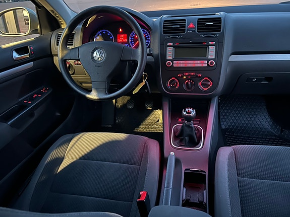 Volkswagen Golf V 7 of 9