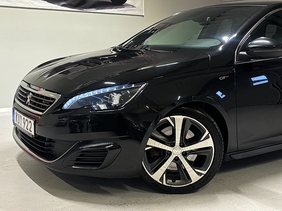Peugeot 308 SW 2 of 26