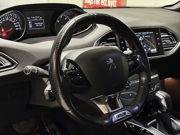 Peugeot 308 SW 13 of 26