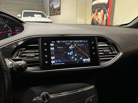 Peugeot 308 SW 18 of 26