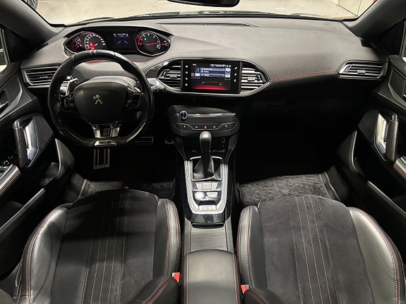 Peugeot 308 SW 16 of 26