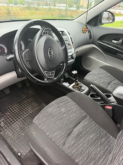 Kia Ceed 6 of 8