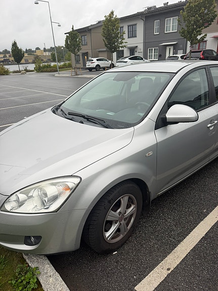 Kia Ceed 5 of 8