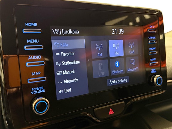 Toyota Yaris 15 of 26