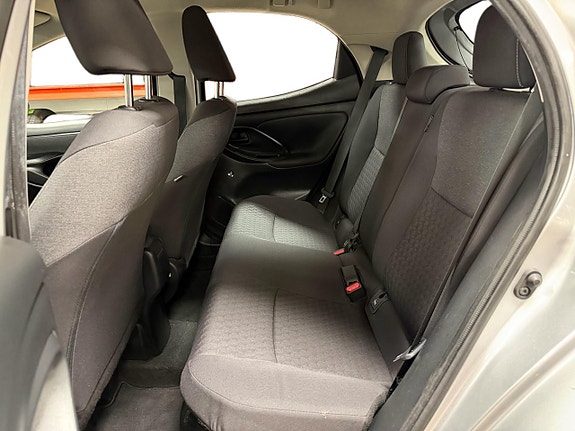 Toyota Yaris 13 of 26