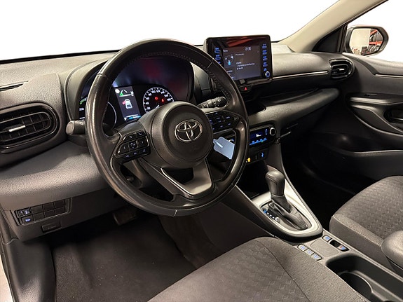 Toyota Yaris 8 of 26