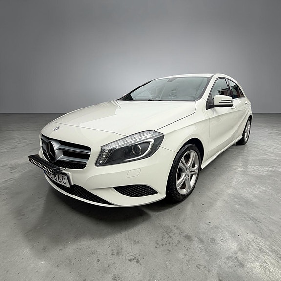 Mercedes-Benz A180 2 of 19
