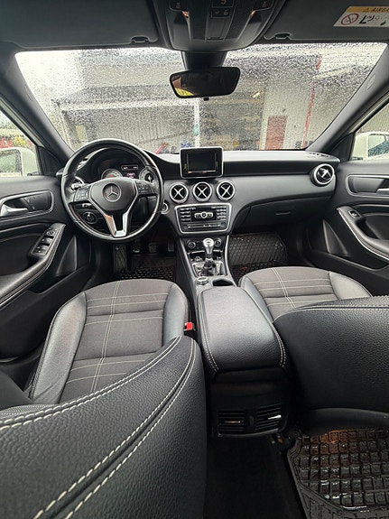 Mercedes-Benz A180 10 of 19