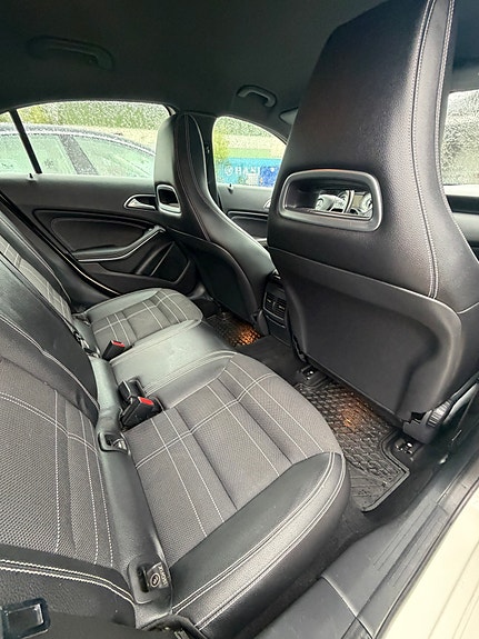 Mercedes-Benz A180 13 of 19