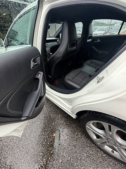 Mercedes-Benz A180 12 of 19