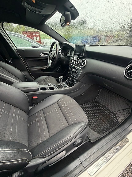 Mercedes-Benz A180 14 of 19