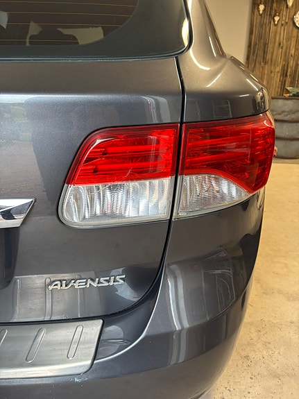 Toyota Avensis 5 of 7