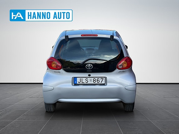 Toyota Aygo 3 of 27