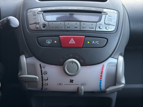 Toyota Aygo 23 of 27