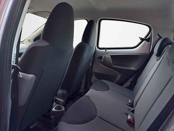 Toyota Aygo 13 of 27