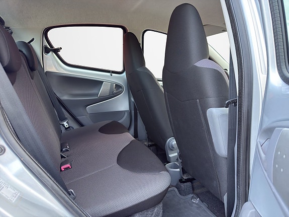 Toyota Aygo 14 of 27