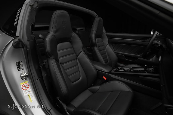 Porsche 911 Targa 4 GTS 17 of 29