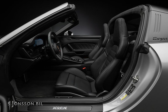Porsche 911 Targa 4 GTS 13 of 29