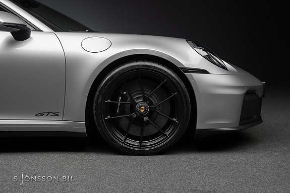 Porsche 911 Targa 4 GTS 11 of 29